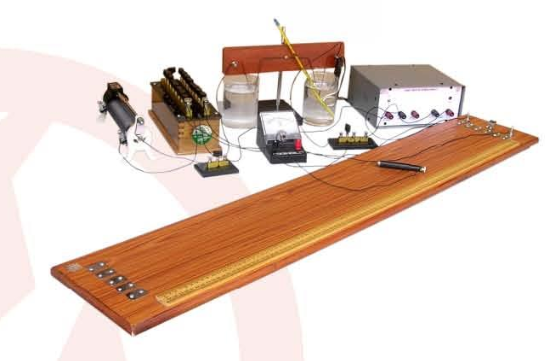 Thermo Electric E.M.F. with Temperature for a Copper Iron Thermocouple by means of a Potentiometer (Complete Setup